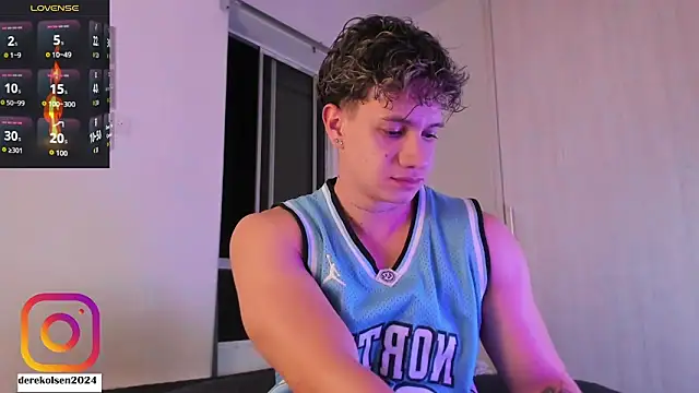 Snapshot of DerekOlsen chatting on September 2025 02:14:01 AM DerekOlsen online show from September 2025 02:14:01 AM