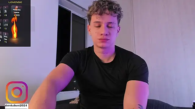 Snapshot of DerekOlsen chatting on September 2025 02:59:02 AM DerekOlsen online show from September 2025 02:59:02 AM