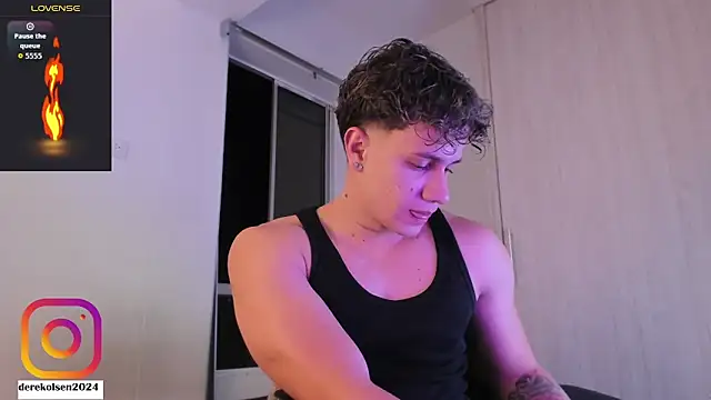 Snapshot of DerekOlsen chatting on September 2025 02:48:02 AM DerekOlsen online show from September 2025 02:48:02 AM