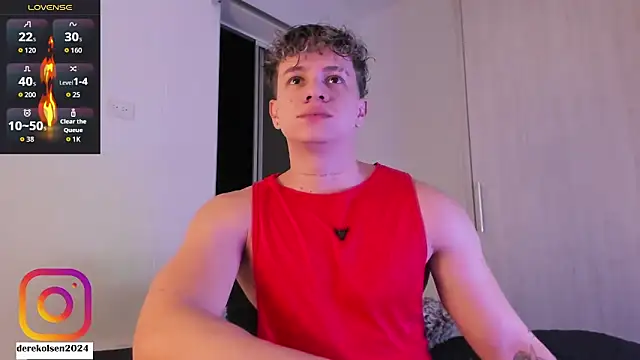 Snapshot of DerekOlsen chatting on October 2025 02:21:01 AM DerekOlsen online show from October 2025 02:21:01 AM