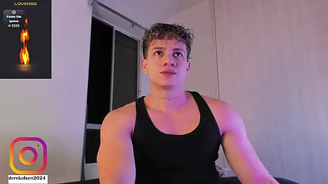 Snapshot of DerekOlsen chatting on October 2025 02:37:02 AM DerekOlsen online show from October 2025 02:37:02 AM