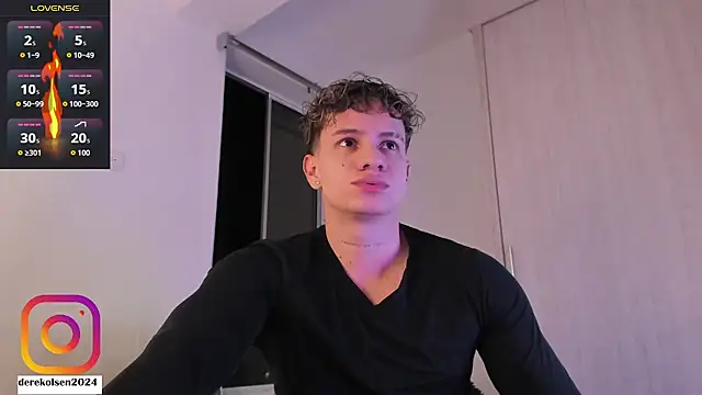 Snapshot of DerekOlsen chatting on October 2025 03:18:02 AM DerekOlsen online show from October 2025 03:18:02 AM