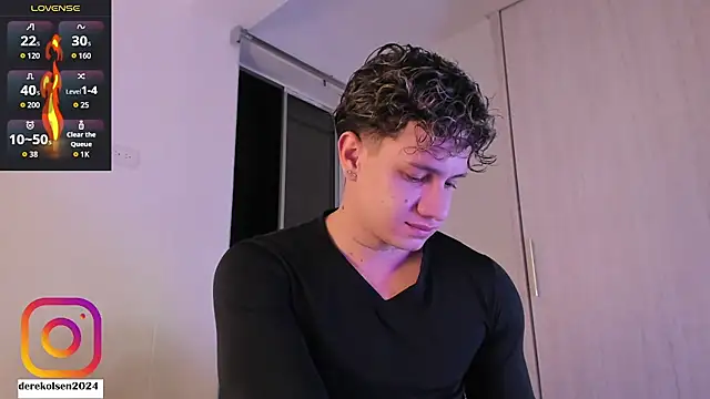 Snapshot of DerekOlsen chatting on October 2025 02:14:02 AM DerekOlsen online show from October 2025 02:14:02 AM