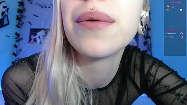 Scarlettsrorm online show from February 2025 08:29:01 AM