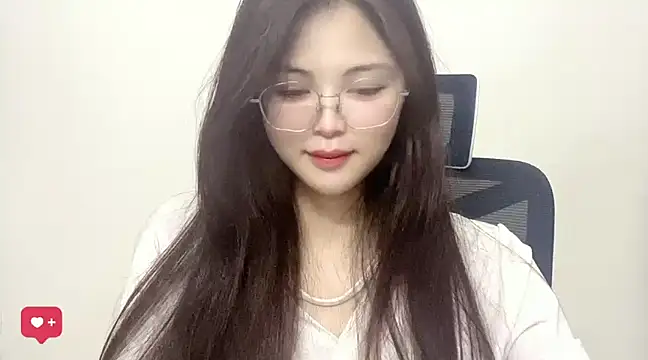 Snapshot of ---MIA--- chatting on January 2025 12:06:02 PM ---MIA--- online show from January 2025 12:06:02 PM