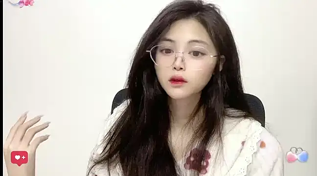 Snapshot of ---MIA--- chatting on February 2025 04:27:01 AM ---MIA--- online show from February 2025 04:27:01 AM