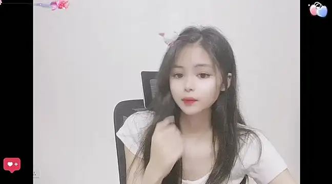 Snapshot of ---MIA--- chatting on March 2025 04:20:01 PM ---MIA--- online show from March 2025 04:20:01 PM