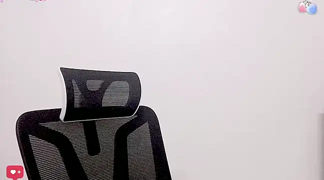 Snapshot of ---MIA--- chatting on March 2025 01:51:01 PM ---MIA--- online show from March 2025 01:51:01 PM