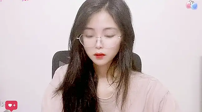 Snapshot of ---MIA--- chatting on March 2025 01:12:02 PM ---MIA--- online show from March 2025 01:12:02 PM