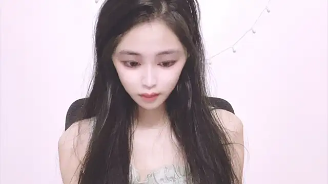 Snapshot of ---MIA--- chatting on September 2025 02:44:02 PM ---MIA--- online show from September 2025 02:44:02 PM