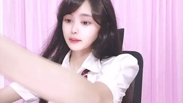 Snapshot of ---MIA--- chatting on October 2025 02:14:01 PM ---MIA--- online show from October 2025 02:14:01 PM