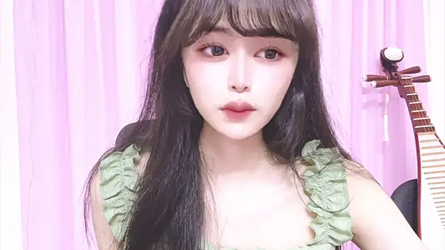 Snapshot of ---MIA--- chatting on October 2025 02:05:01 PM ---MIA--- online show from October 2025 02:05:01 PM