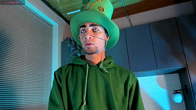 DrakeNeumann online show from October 2025 03:53:02 AM