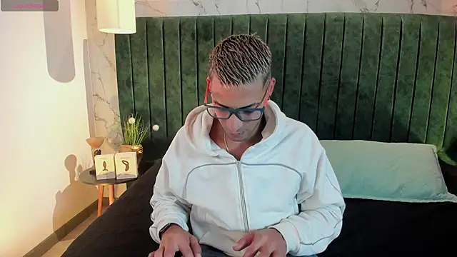 DrakeNeumann online show from April 2026 03:42:01 AM