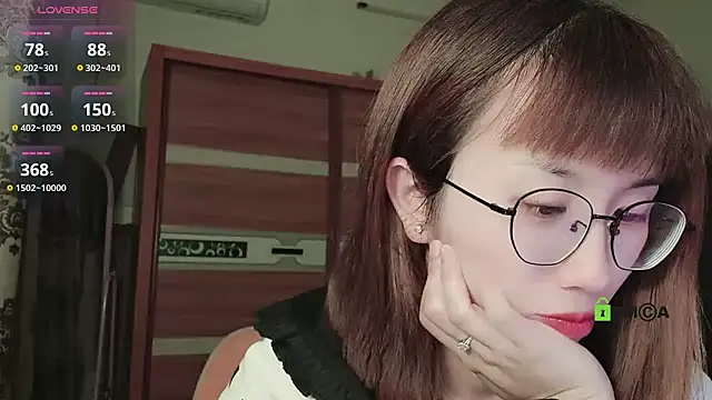 Lili 666 online show from March 2025 05:17:02 PM