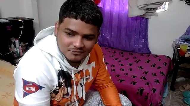 Snapshot of Boycuriousxxx chatting on May 2026 12:56:02 PM Boycuriousxxx online show from May 2026 12:56:02 PM