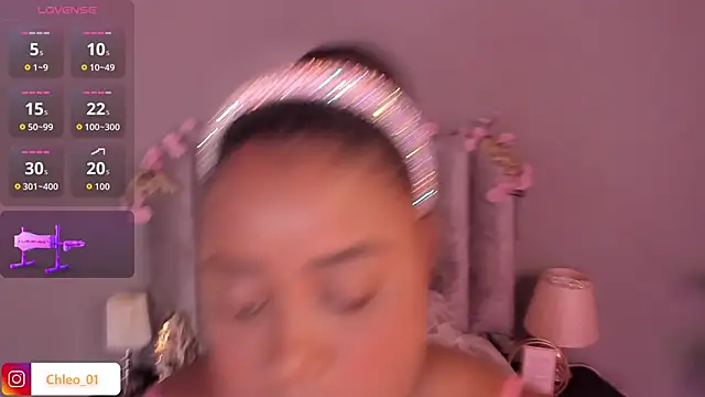 Chleo   online show from February 2026 12:33:01 PM