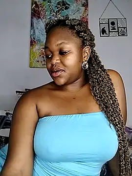 Snapshot of Sexymamibo chatting on November 2025 06:28:01 PM Sexymamibo online show from November 2025 06:28:01 PM