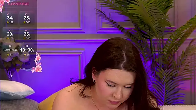 TrishaWinslet online show from February 2025 10:28:02 AM