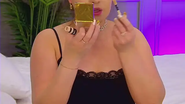 TrishaWinslet online show from September 2025 05:23:01 AM