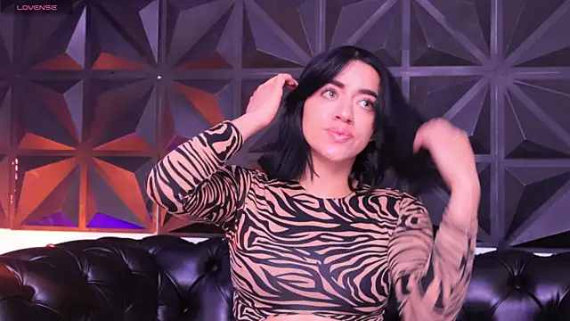 Snapshot of KasiaNoir_ chatting on February 2025 01:30:02 PM KasiaNoir online show from February 2025 01:30:02 PM