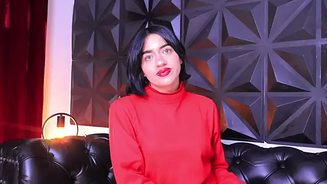 Snapshot of KasiaNoir_ chatting on February 2025 01:24:01 PM KasiaNoir online show from February 2025 01:24:01 PM