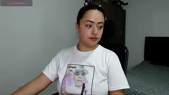 jjulietha95 online show from December 2025 05:13:01 AM