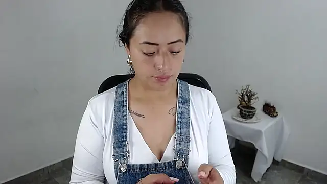 Snapshot of jjulietha95 chatting on April 2026 02:27:02 AM jjulietha95 online show from April 2026 02:27:02 AM