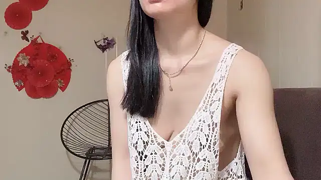 Snapshot of LinhChi_9x chatting on April 2026 01:06:01 PM LinhChi 9x online show from April 2026 01:06:01 PM