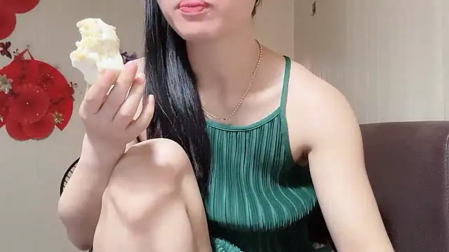 Snapshot of LinhChi_9x chatting on May 2026 01:21:02 AM LinhChi 9x online show from May 2026 01:21:02 AM