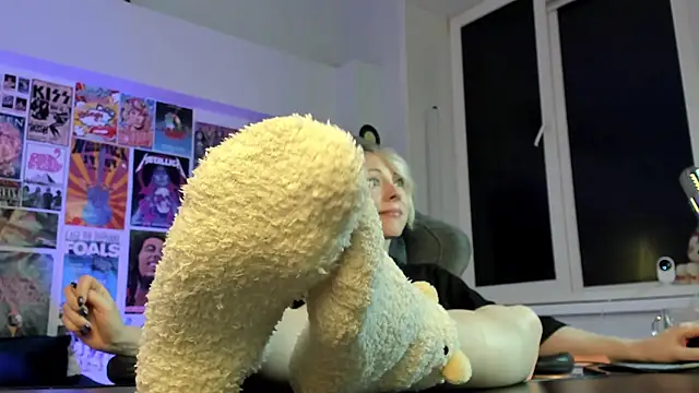 LylithSkye online show from January 2025 01:41:02 PM