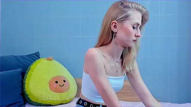 MarthaGees online show from February 2025 02:56:02 PM