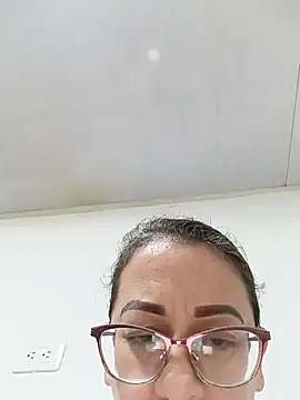 Snapshot of miss_hanna07 chatting on June 2026 01:09:02 PM miss hanna07 online show from June 2026 01:09:02 PM