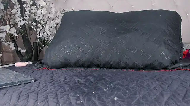 Snapshot of Annieefoxx chatting on February 2025 05:20:02 PM Annieefoxx online show from February 2025 05:20:02 PM