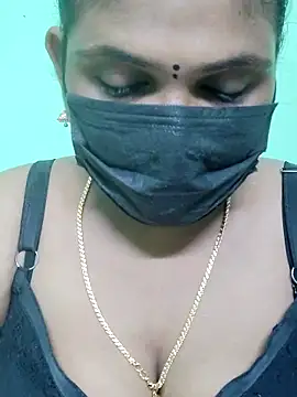 Snapshot of malliga98 chatting on February 2025 05:52:02 PM malliga98 online show from February 2025 05:52:02 PM