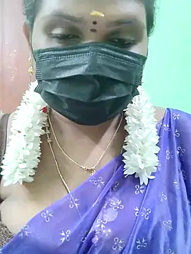 Snapshot of malliga98 chatting on November 2025 07:13:02 PM malliga98 online show from November 2025 07:13:02 PM