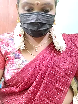 Snapshot of malliga98 chatting on November 2025 07:06:01 PM malliga98 online show from November 2025 07:06:01 PM