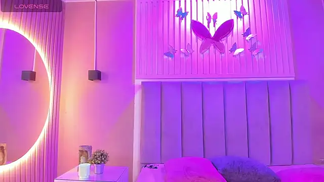 diosa cristal online show from October 2025 04:04:02 AM