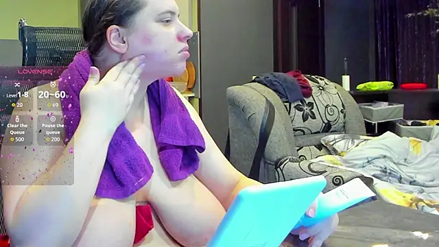 1lindsey1 online show from September 2025 03:13:01 PM