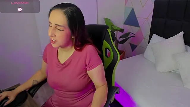 jadde13  online show from October 2025 07:55:01 PM