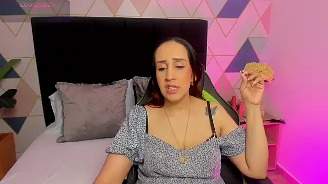 jadde13  online show from November 2025 07:56:02 PM