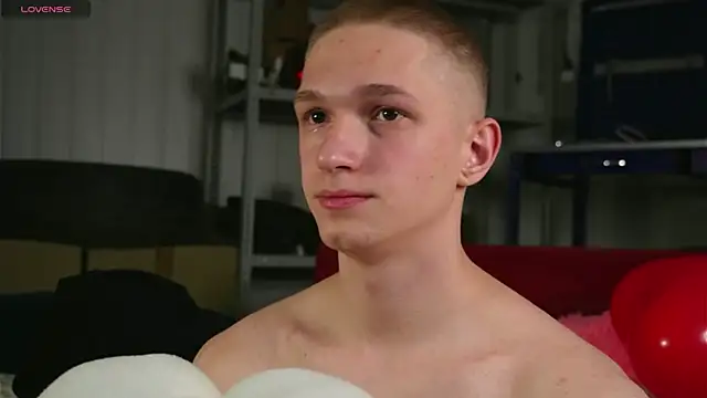 dustyn fox online show from February 2025 08:40:01 PM