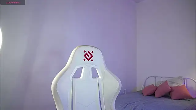 dustyn fox online show from March 2025 06:12:02 PM