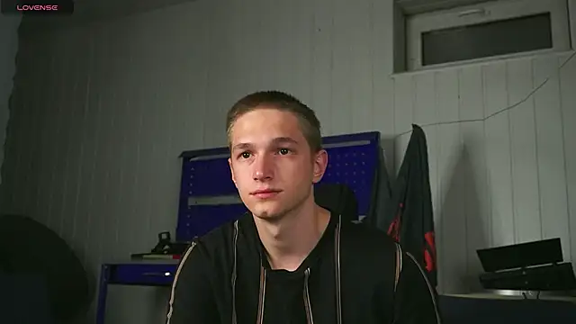 dustyn fox online show from September 2025 04:12:02 PM