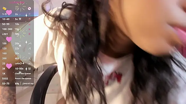 Snapshot of _Shayra_ chatting on March 2025 03:14:02 PM Shayra online show from March 2025 03:14:02 PM