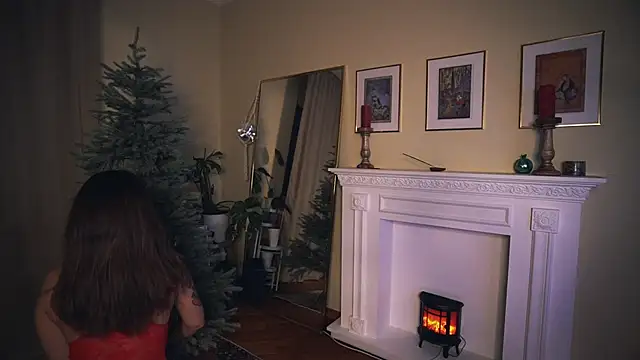 Leona Mell online show from December 2024 01:21:01 AM