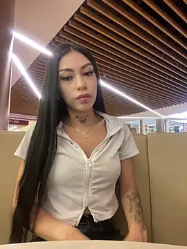 Effy Bonny online show from March 2025 05:35:02 PM