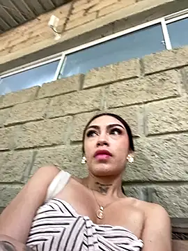 Effy Bonny online show from September 2025 04:29:01 PM