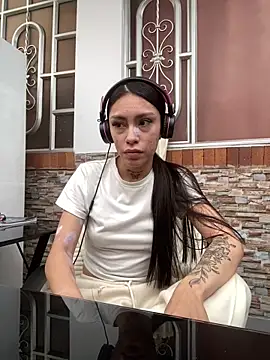 Effy Bonny online show from September 2025 04:09:05 PM