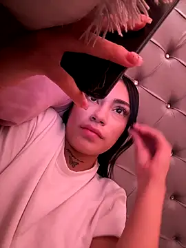 Effy Bonny online show from December 2025 07:53:02 PM